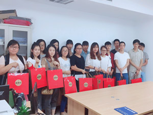 皓月迎佳節,中秋共團圓